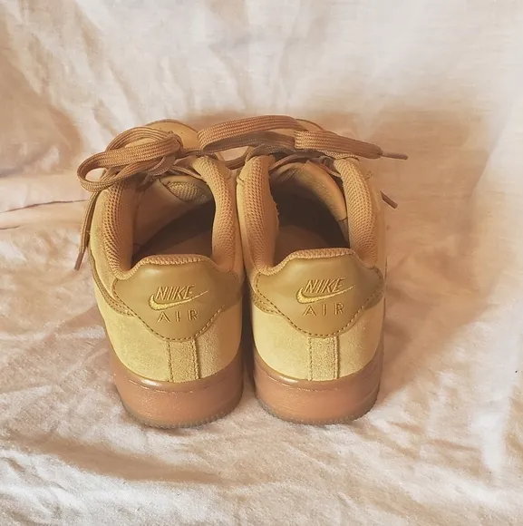 Nike Airforce 1 Lv8 Flax Gum Light Brown. Low Top.