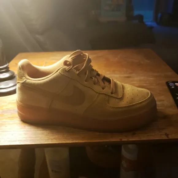 Nike Airforce 1 Lv8 Flax Gum Light Brown. Low Top.