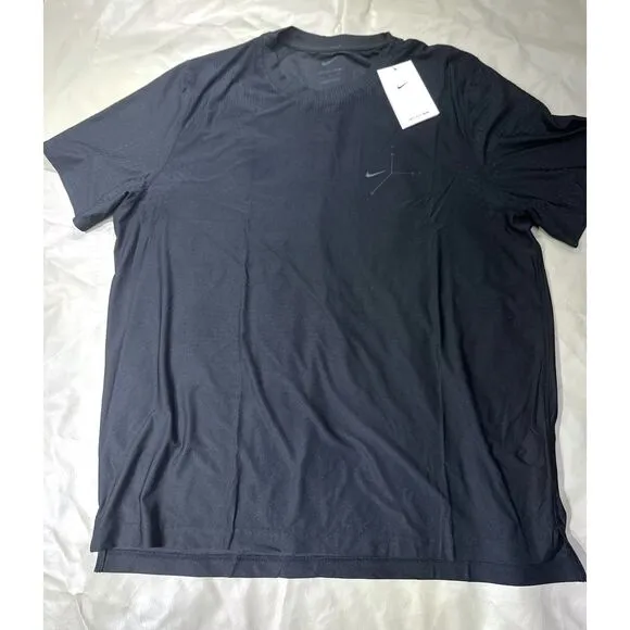 Nike A.P.S. Mens Large DriFIT ADV Short-Sleeve Black Versatile Shirt FN2971-010