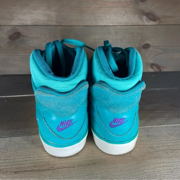 Nike auto trainer Mens size 9.5 shoes green teal athletic training sneakers