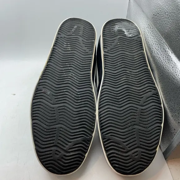 Nike Avid men’s black suede sneakers size 8