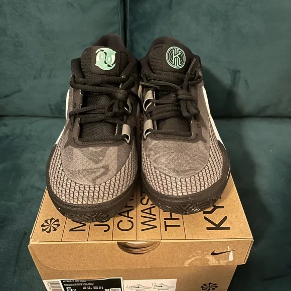 Nike Black and Gray Athletic Sneakers with Mesh Upper
