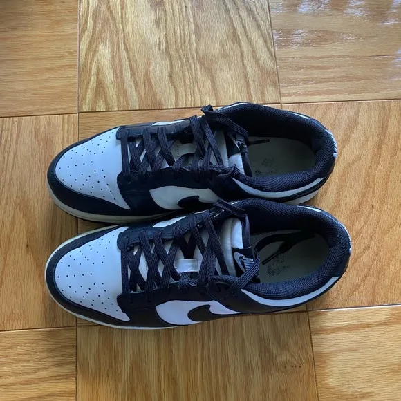 Nike Black and White Dunk Low-Top Sneakers Size 9.5 Style DD1503-101.