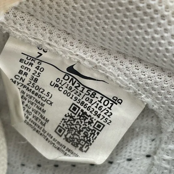 Nike Blazer ‘77 Jumbo men’s White and Black Sneakers size 7