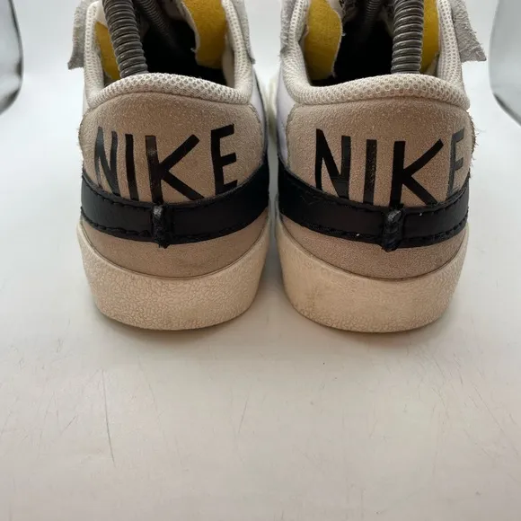 Nike Blazer ‘77 Jumbo men’s White and Black Sneakers size 7