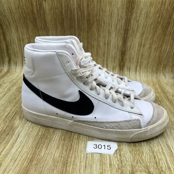 Nike Blazer Mid 77 Men's Size 10.5 Women's 12 White Sneakers Shoes‎ CZ1055-100