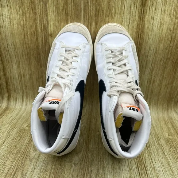 Nike Blazer Mid 77 Men's Size 10.5 Women's 12 White Sneakers Shoes‎ CZ1055-100