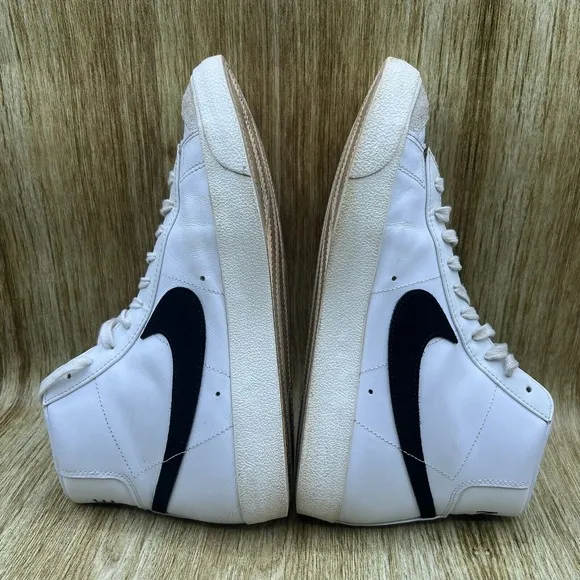 Nike Blazer Mid 77 Men's Size 10.5 Women's 12 White Sneakers Shoes CZ1055-100