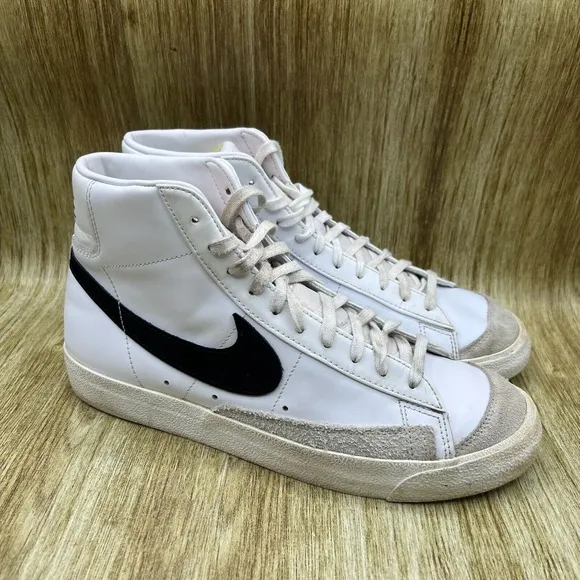 Nike Blazer Mid 77 Men's Size 10.5 Women's 12 White Sneakers Shoes‎ CZ1055-100