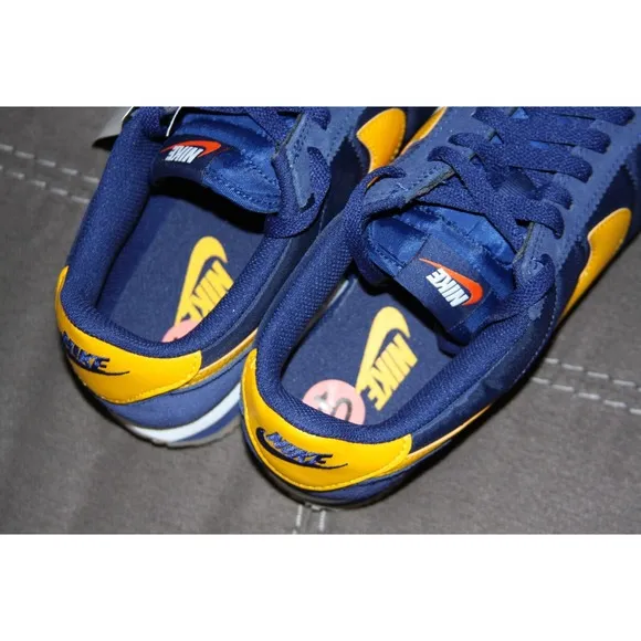Nike Cortez Midnight Navy Gold Sneakers size US 10 DM0950-401