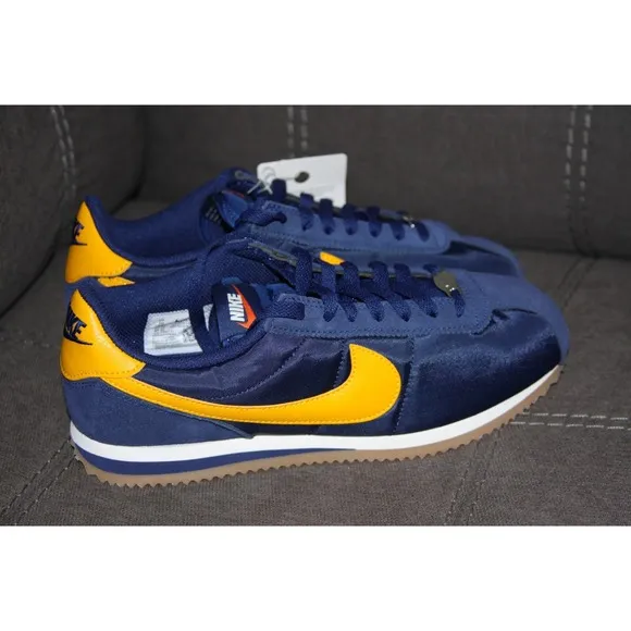 Nike Cortez Midnight Navy Gold Sneakers size US 10 DM0950-401