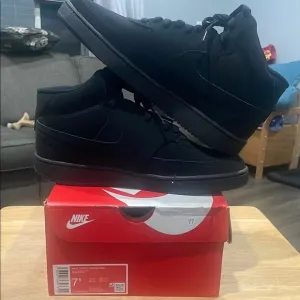 Nike Court Vision Mid Triple Black