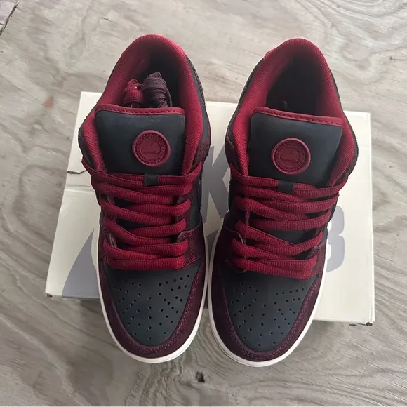 Nike Dunk Low SB 'Mahogany Dark Beetroot' Size-6.5M/8W