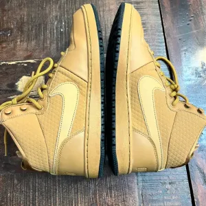 NIKE Ebernon Mid Winter ‘Wheat’ waterproof Men's Tan High-Top Sneakers