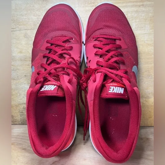 Nike Flex 2015 Run Mens Size 10.5 Running Shoes Sneakers Red Silver 709022-600