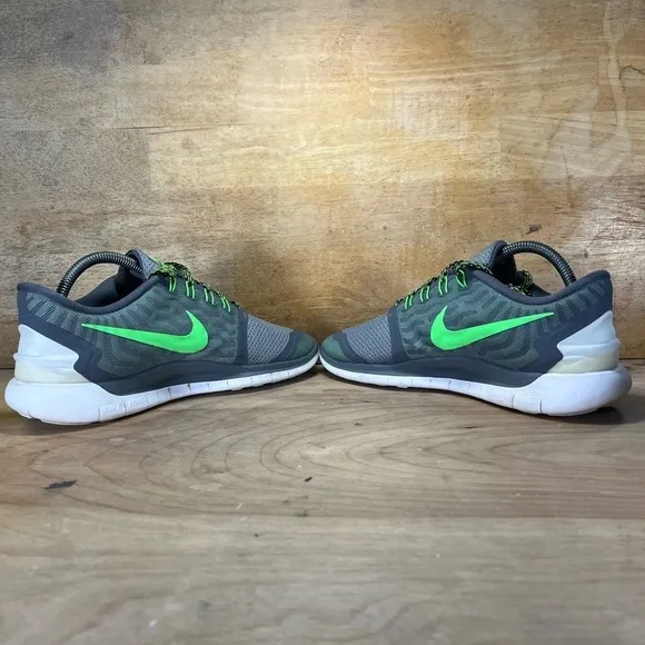Nike Free 5.0 REFLECTIVE Mens Size 9 Running Shoes Sneakers Gray/Volt Green