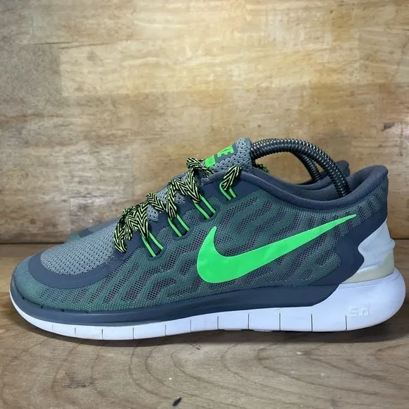Nike Free 5.0 REFLECTIVE Mens Size 9 Running Shoes Sneakers Gray/Volt Green
