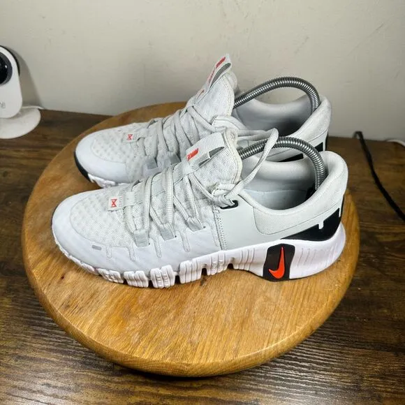 Nike Free Metcon 5 Photon Dust Shoes Sneakers Women's Size 9.5 DV3950-002