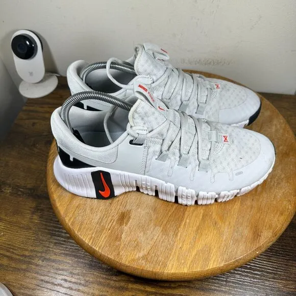 Nike Free Metcon 5 Photon Dust Shoes Sneakers Women's Size 9.5 DV3950-002