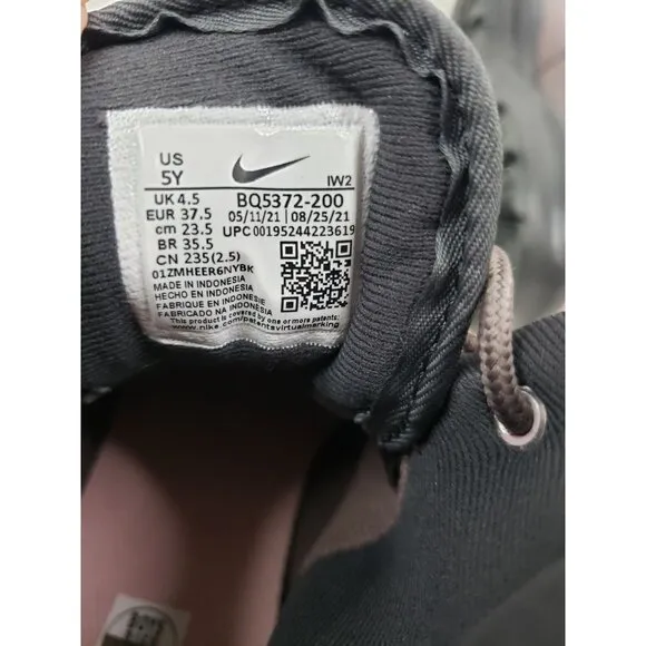 Nike Girls' Big Kids' Manoa Leather Boots in Violet Ore/Dark Smoke Grey- Size 5Y