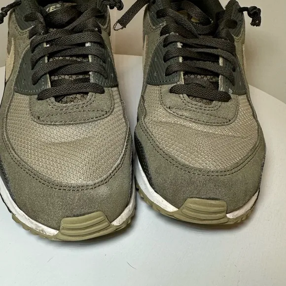 Nike Green and Black Sneakers with Air Max Sole