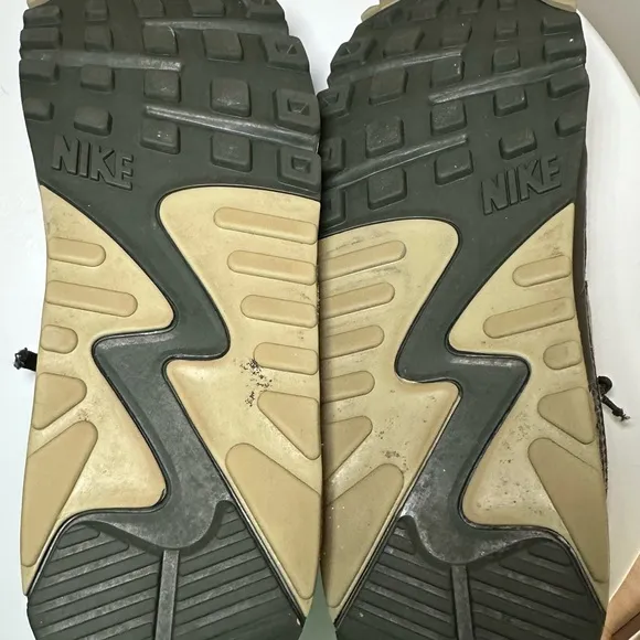 Nike Green and Black Sneakers with Air Max Sole