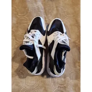 Nike Huraches Men's 10.5 Black And White