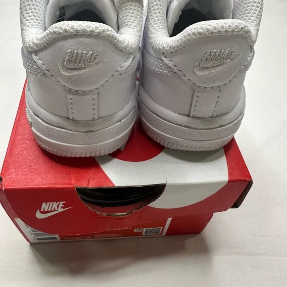 Nike Kids White Sneakers toddler 4c