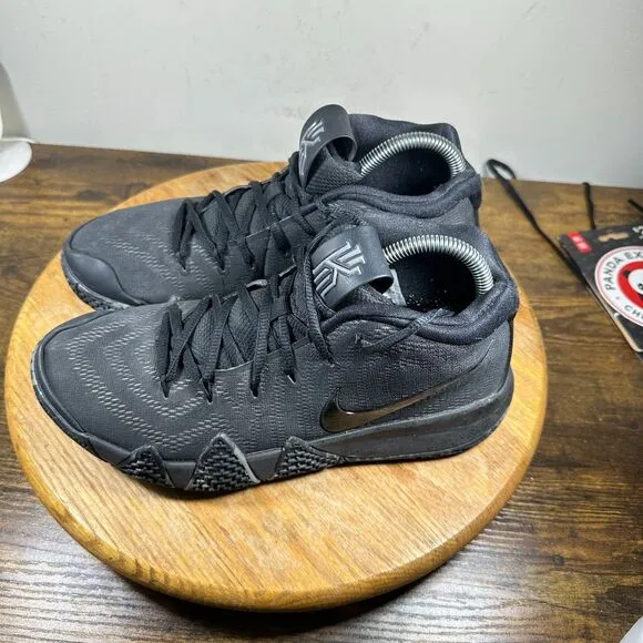 Nike Kyrie 4 Blackout Basketball Men's Size 8 Shoe Sneakers 943806-008
