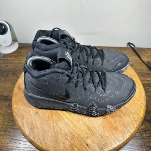 Nike Kyrie 4 Blackout Basketball Men's Size 8 Shoe Sneakers 943806-008