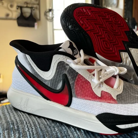 Nike Kyrie 8 White University Red NWOB size 7 youth / 8.5 woman