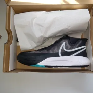 Nike Kyrie Orca Black And Grey Size 13 Children