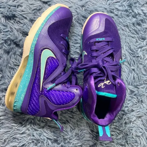 Nike LeBron 9 Summit Lake Hornets Sneakers Size 5.5 Youth Purple Blue 2012