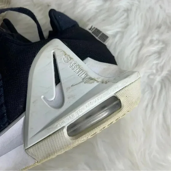NIKE Lebron Witness 6 Basketball Shoes Sneakers Size 11 Mens