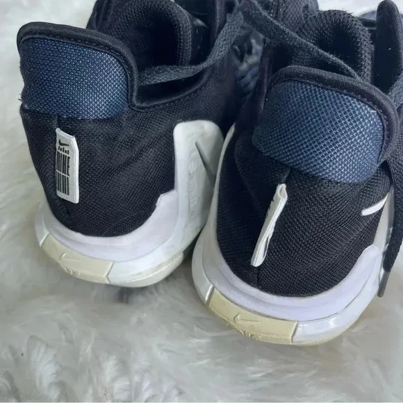 NIKE Lebron Witness 6 Basketball Shoes Sneakers Size 11 Mens