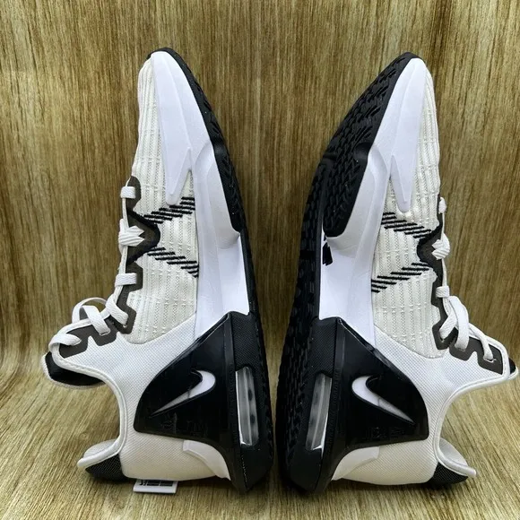 Nike LeBron Witness 6 TB Men's Size 12 White Black Sneakers Shoes DO9843-100
