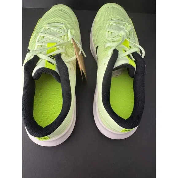 Nike Legend Essential 3 Next Nature Barely Volt Phantom Sneakers US 10.5 EU 44.5