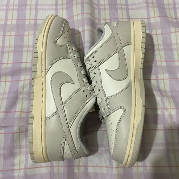 Nike Light Grey Sneakers