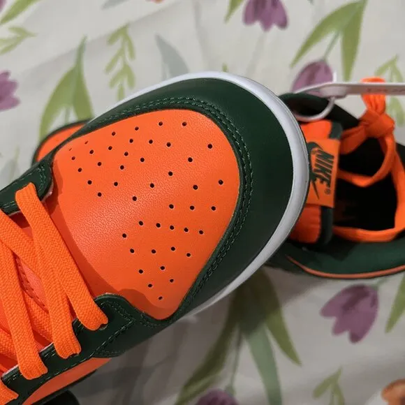 Nike Low-Top Sneakers In Orange And Dark Green