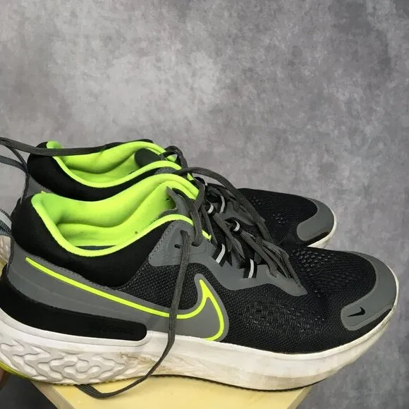 Nike Mens React Miler 2 Running Shoes size 12.5 Sneakers Smoke Grey Volt Black