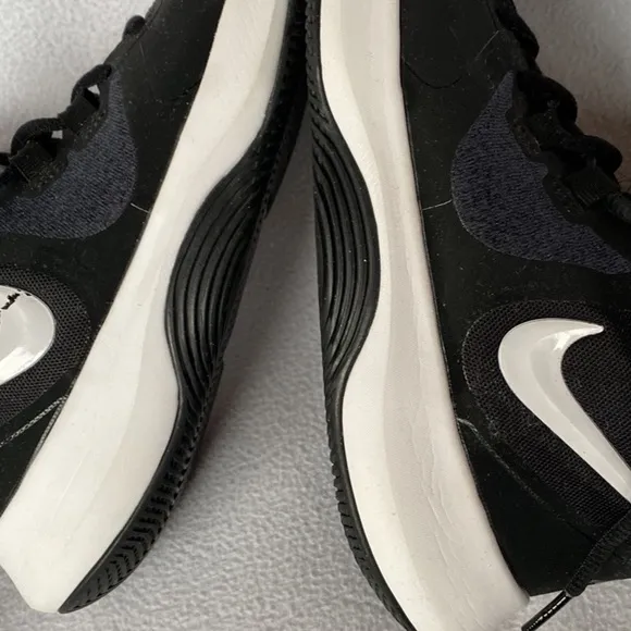 Nike Precision 2 black and white high top tennis shoe like new size 5