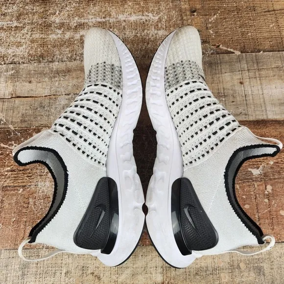 Nike React Phantom Run FlyKnit 2 Men's Sz 8 White Oreo Athletic Running Sneakers