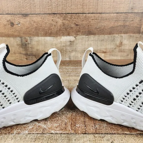 Nike React Phantom Run FlyKnit 2 Men's Sz 8 White Oreo Athletic Running Sneakers