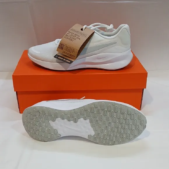 Nike Revolution 7 Sneakers