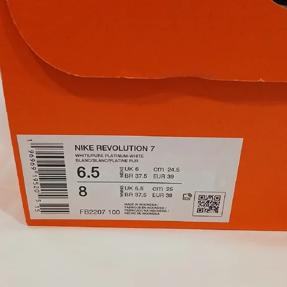 Nike Revolution 7 Sneakers