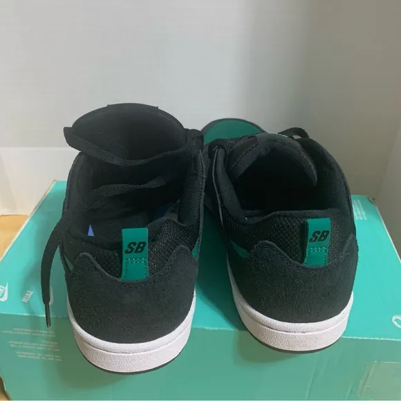 NIKE SB ALLEYOOP BLACK-MYSTIC GREEN-BLACK-WHITE SZ‎ 8.5 [CJ0882-007]