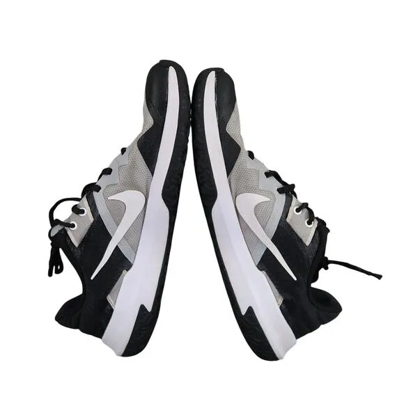 Nike Shoes Mens 9 Athletic Trainers Varsity Compete TR 3 Sneakers Grey Black