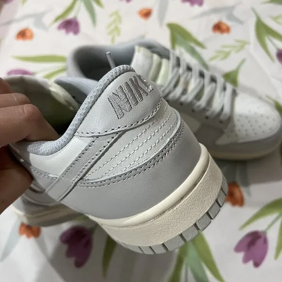 Nike Sneakers In White And Grey