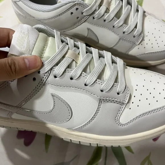 Nike Sneakers In White And Grey