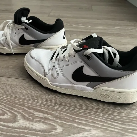 Nike White and Black Low-Top Sneakers with Red Accent